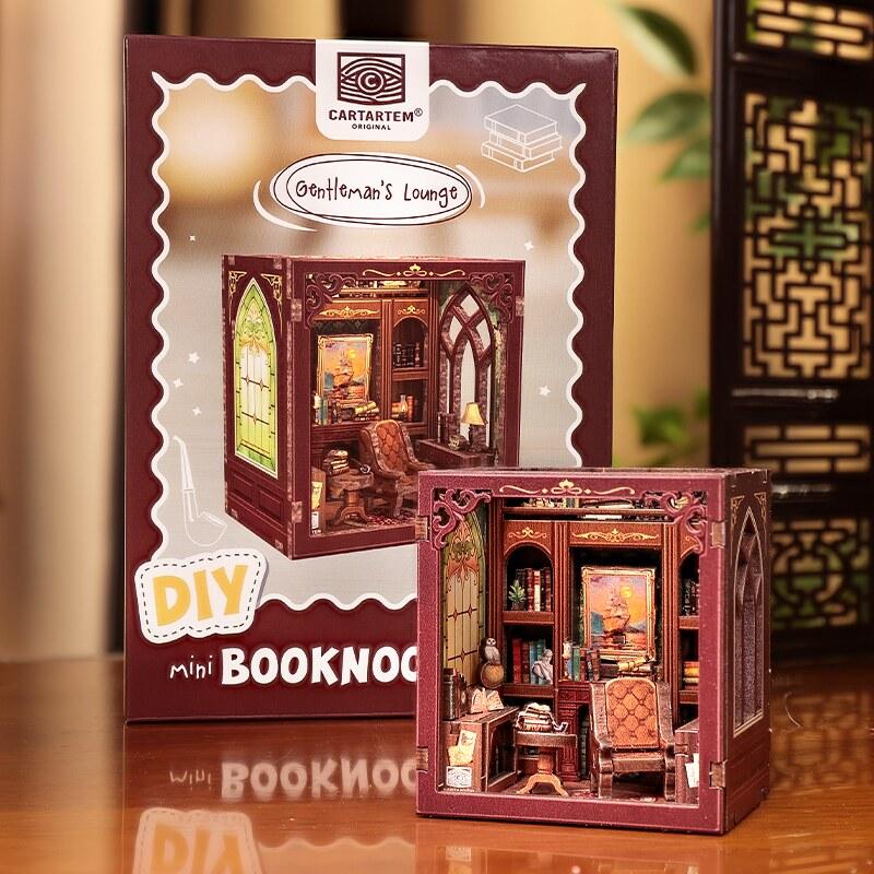 Gentleman's Lounge - DIY Mini Book Nook